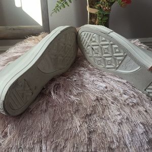 Converse Shoes - Off white leather Converse with rose gold!!! Converse Shoes - Off white leather Converse with rose gold!!!